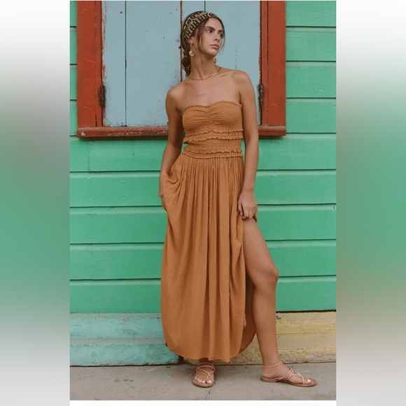 O'Neill Dresses & Skirts - O'Neill Orange 🍊 Devyn Strapless Smocked-Bodice Side-Slit Midi Dress EUC